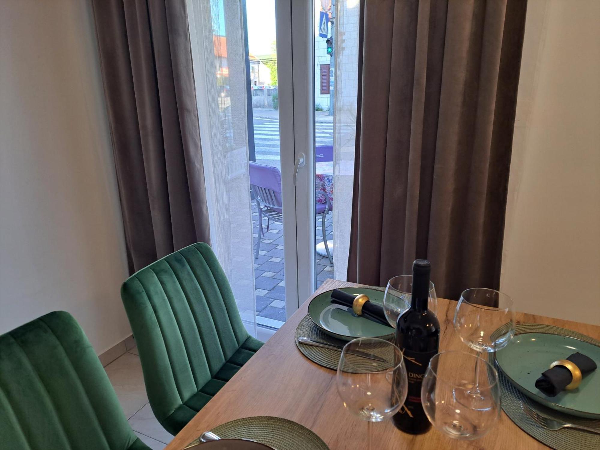 Iko Apartment *